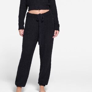 Skims Cozy Black Fleece Lounge Set
